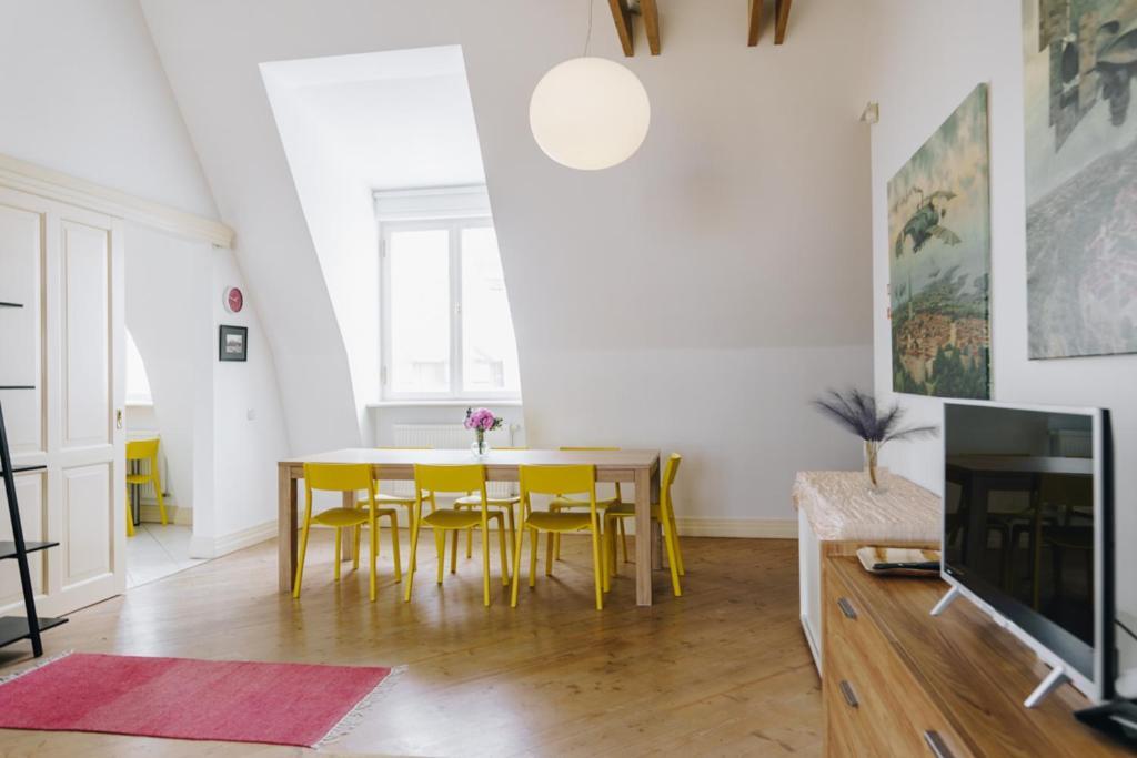 Dream Stay - Art Gallery Family Apartment With 2 Bathrooms Talin Exterior foto